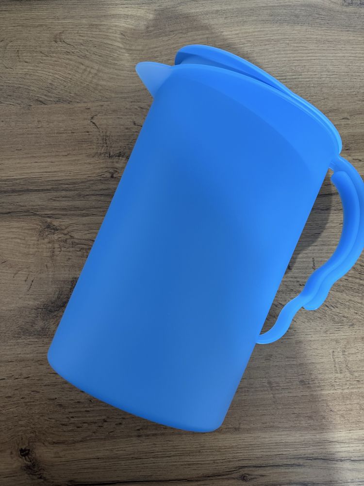 Продается кувшин Tupperware
