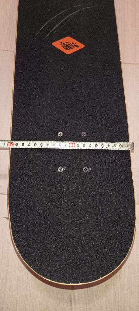 Vând skateboard nefolosita