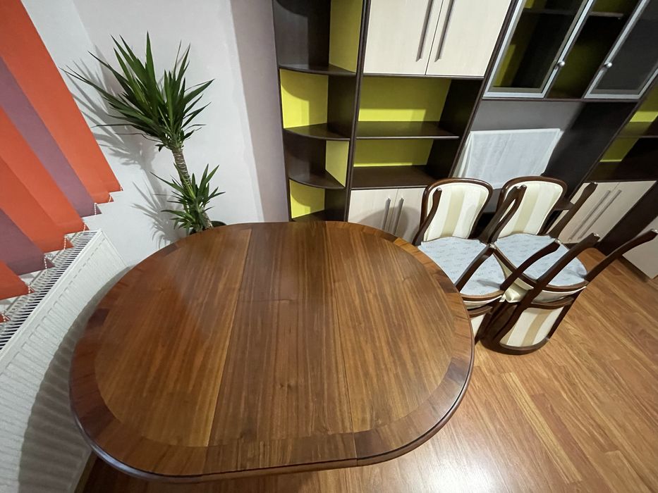 Masa cu scaune pentru living