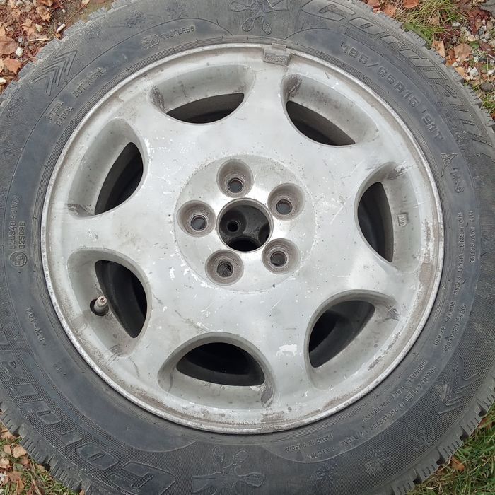 Продам комплект зимних колёс на Subaru.