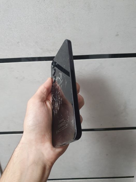 Samsung Galaxy A74 память 256гб йоки обмен