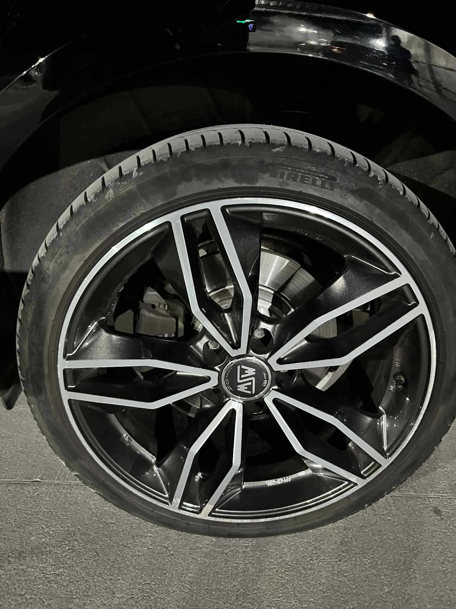 Гуми с джанти Pirelli нисък профил