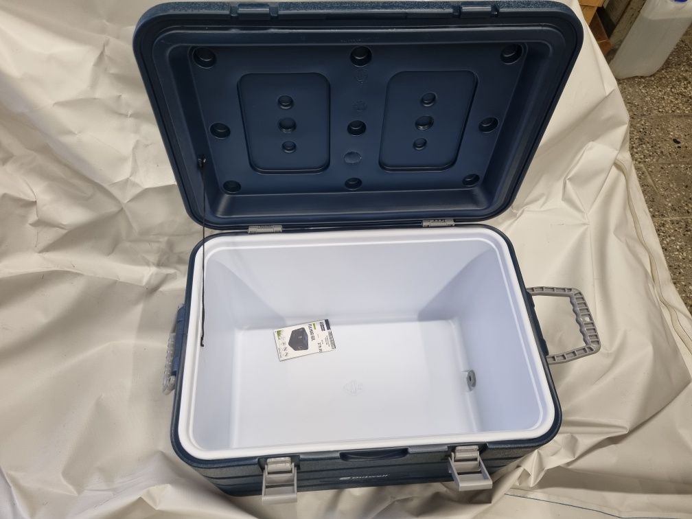 Хладилна кутия Outwell 60L