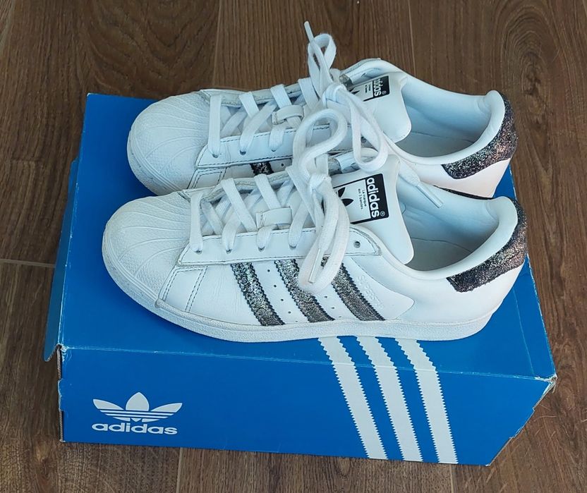 Adidas Superstar оригинални дамски – размер US 6