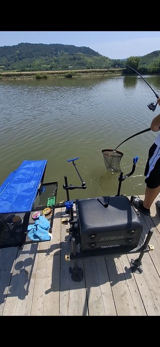 Vând modular feeder daiwa