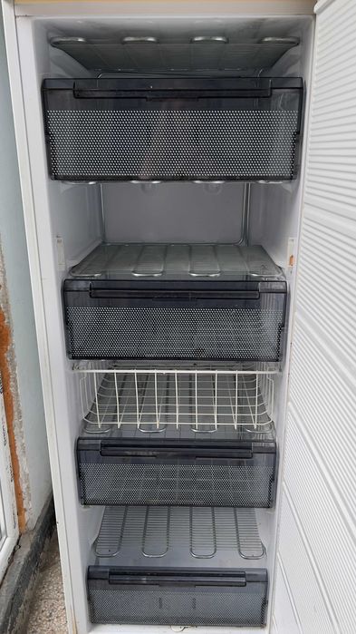 Вертикален фризер Силтал