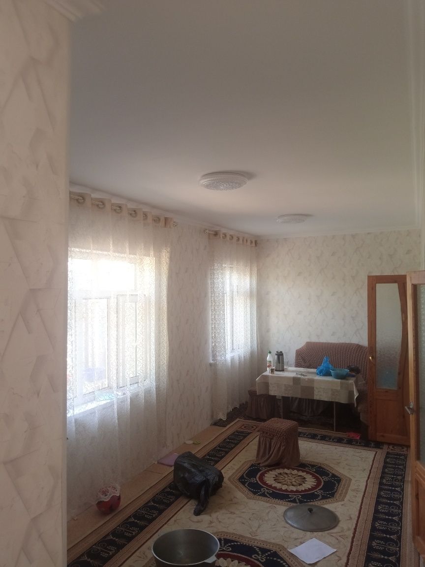 Hovli sotiladi .Dala hovli