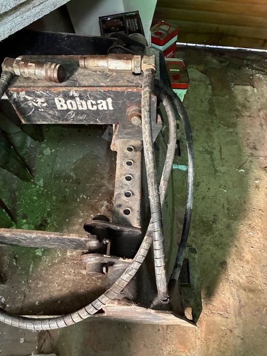 Кофа за челен товарач Bobcat , с щипка.  (Industrial grapple)