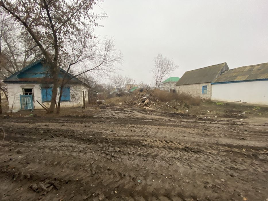 Продам  2 участка с домами