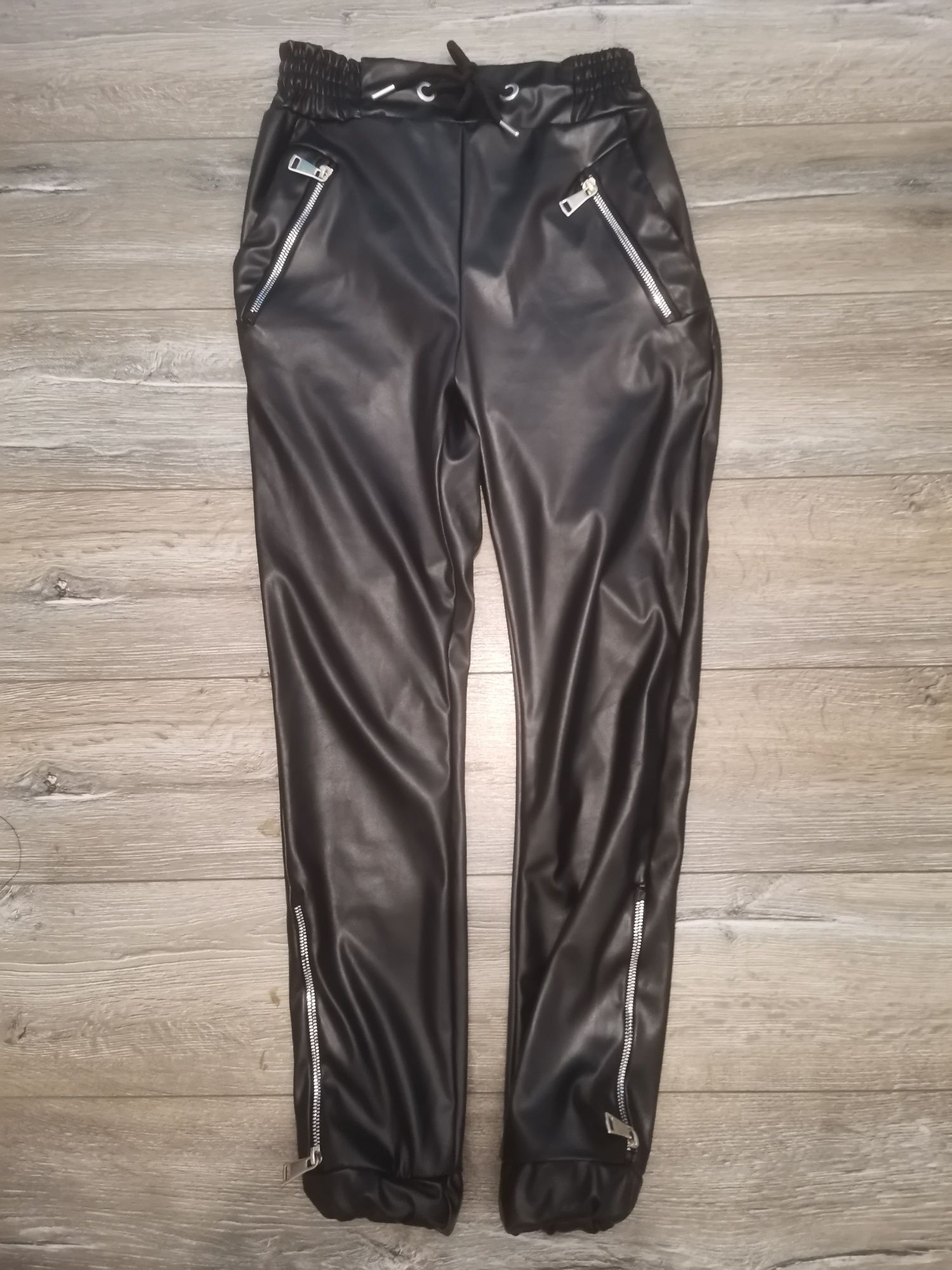 Pantaloni piele eco noi marime 38