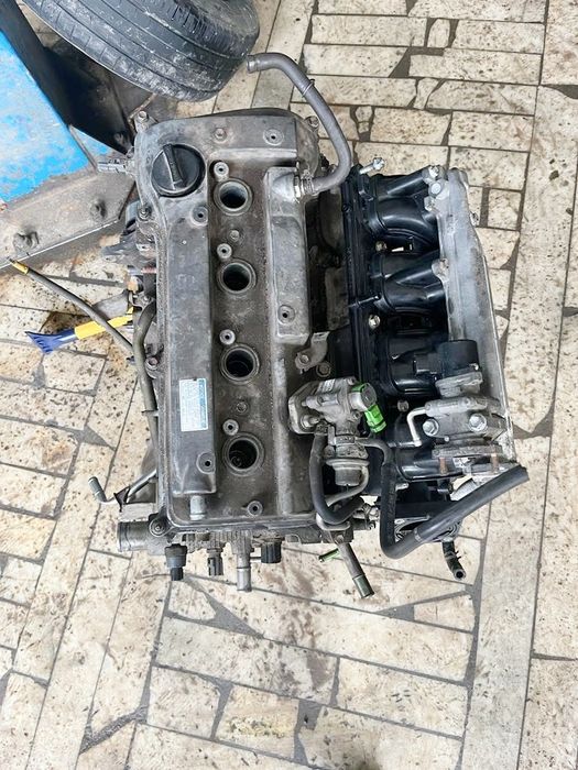 Двигатель на тойота авенсис сборе