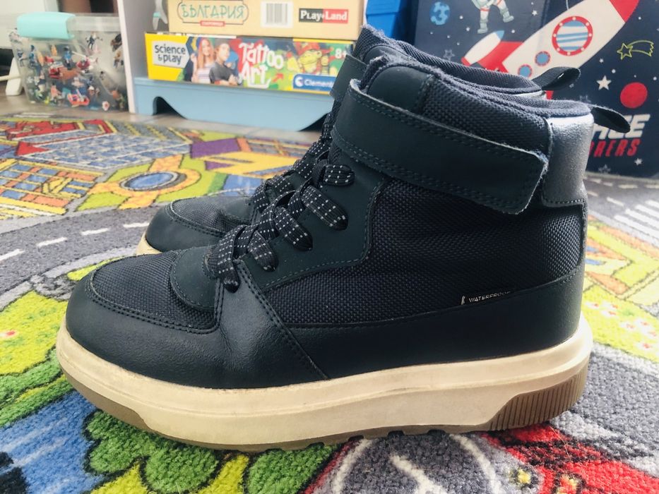 Боти HM за момче