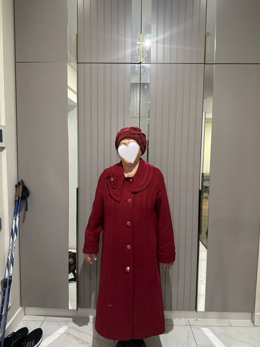 Пальто красное осень/зима