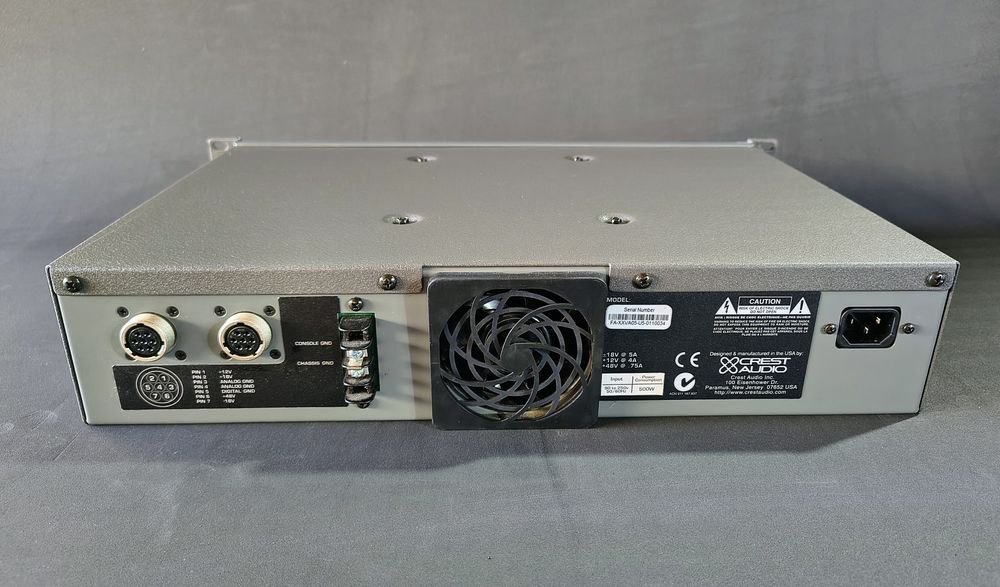 Sursă de alimentare pentru echipamente audio, model Crest Audio 5A Con