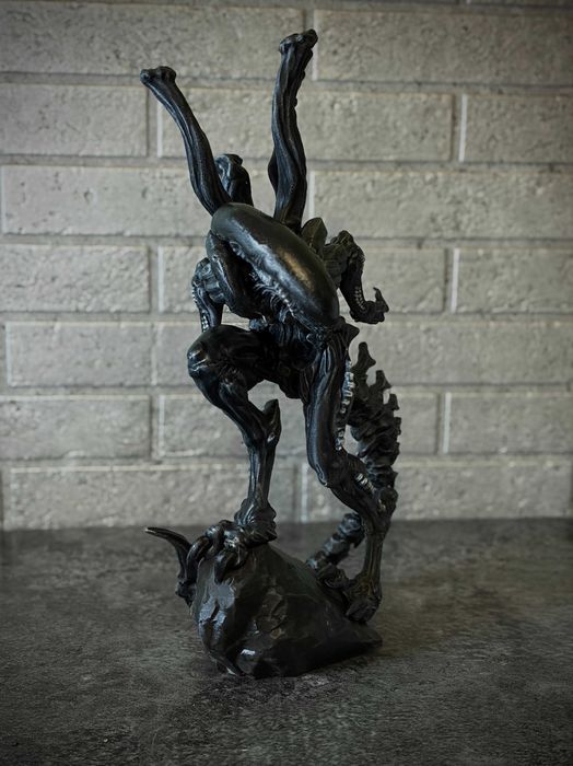 Figurină Alien (Xenomorph) – 40 cm, vopsită manual