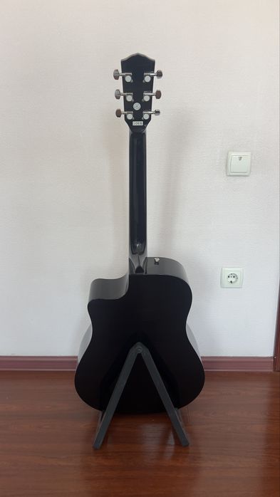 Гитара шестиструнная