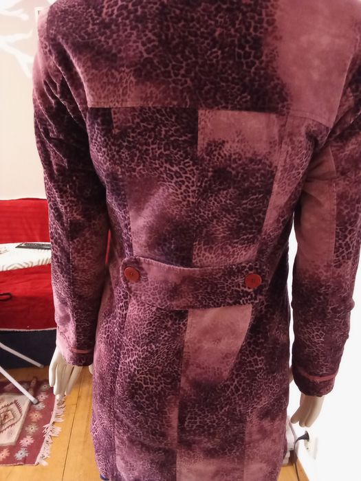 Paltonul de deosebit animal print 40