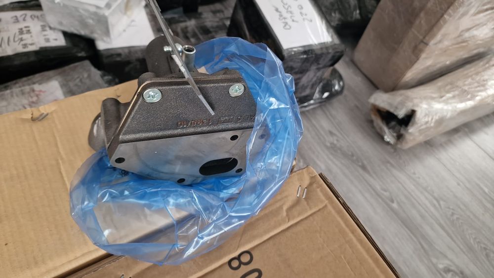 Pompa apa tractor fiat 211 215 import Italia pe original preț 650 lei