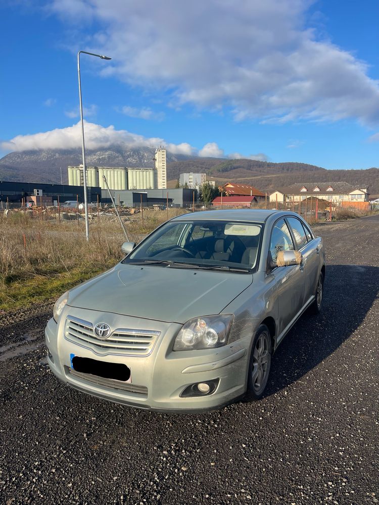 Dezmembrez toyota avensis t25 facelift 2.2 150 cai