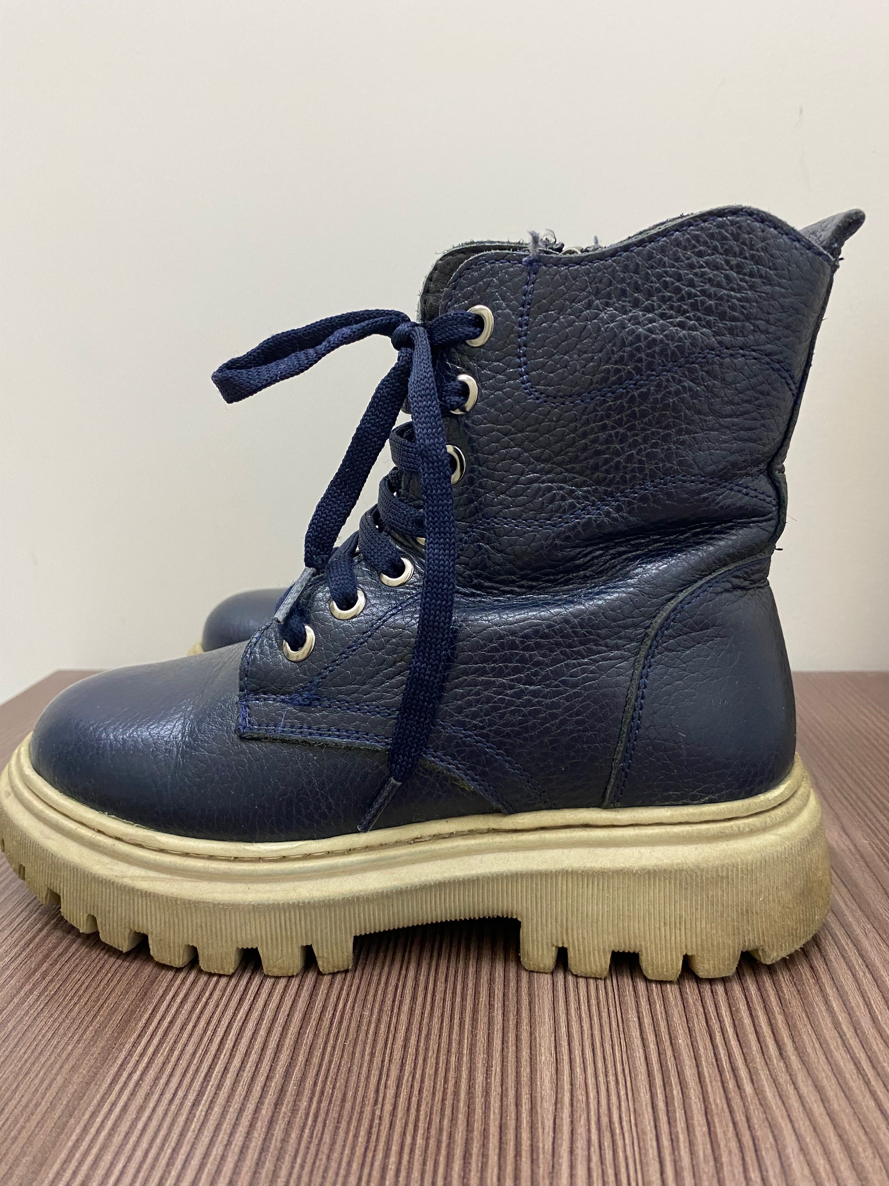Продам зимние детские сапоги