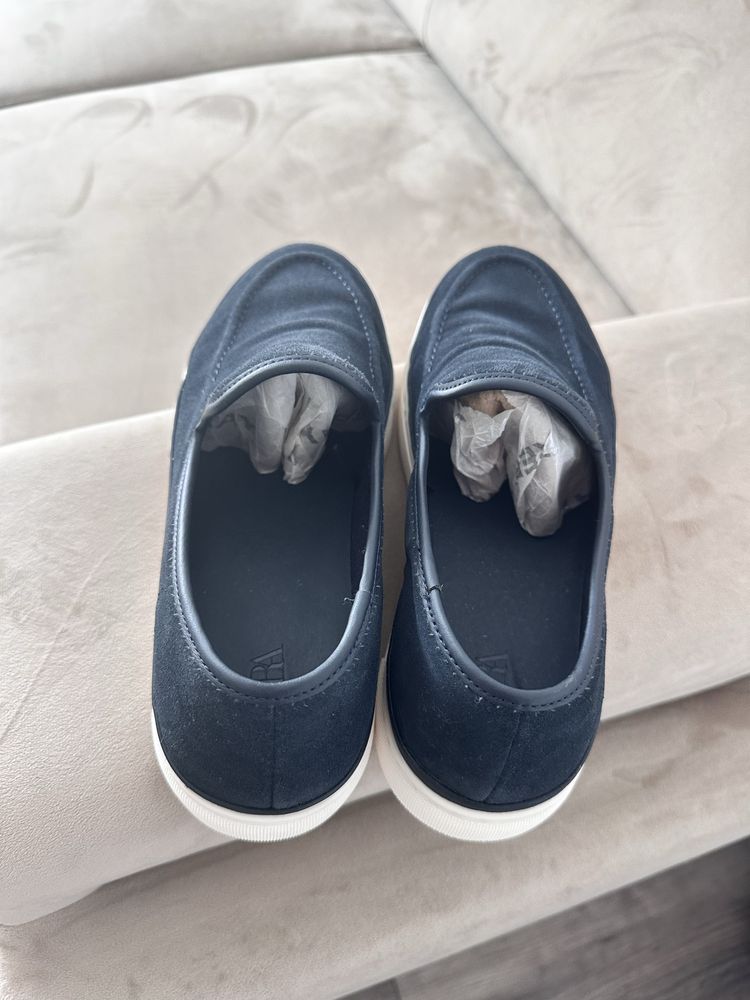 Mocasini Zara foarte frumoși și foarte comozi in stare ferfectă!Nr.42