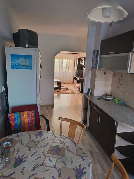 Închiriez apartament 3 camere în Târgu Neamț