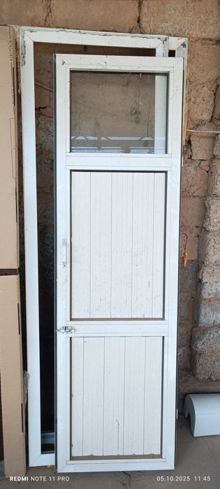 Продам Двери и форточку  АКФА