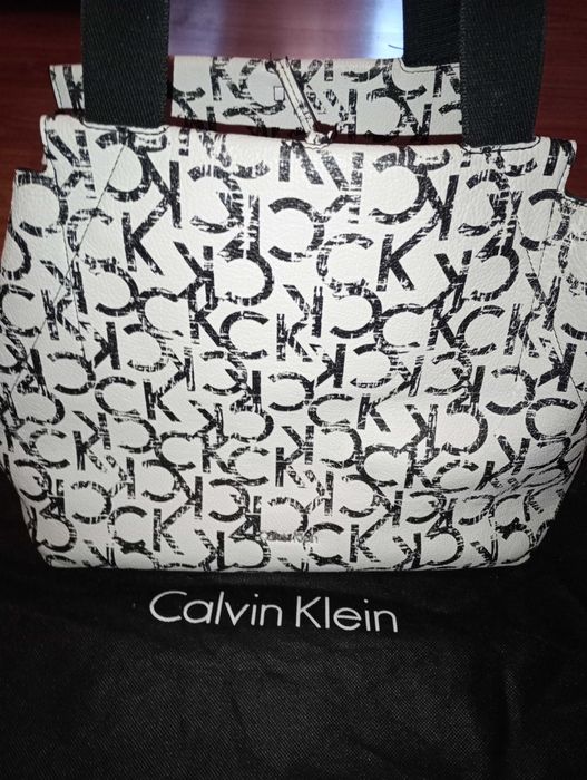 Дамска чанта Calvin Klein original  бяло и черно брандирана