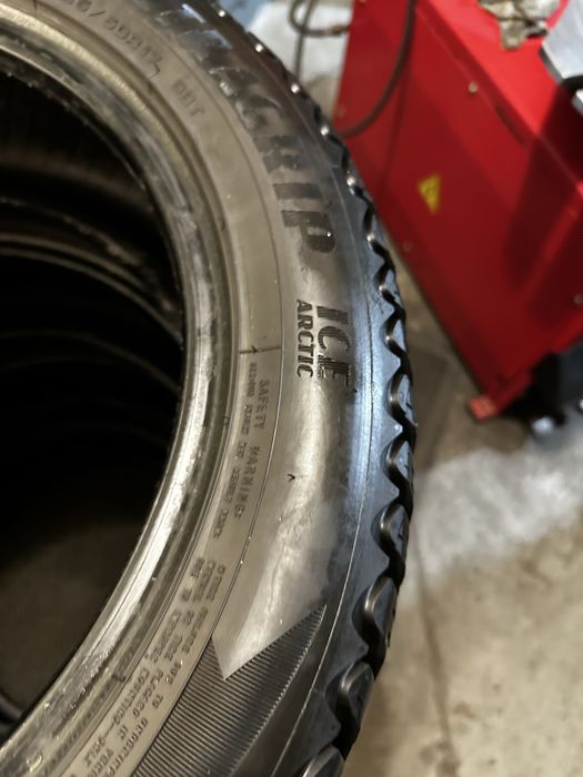 225/50 R17 98T XL - Goodyear Ultra Grip ICE ARCTIC M+S Oferta
