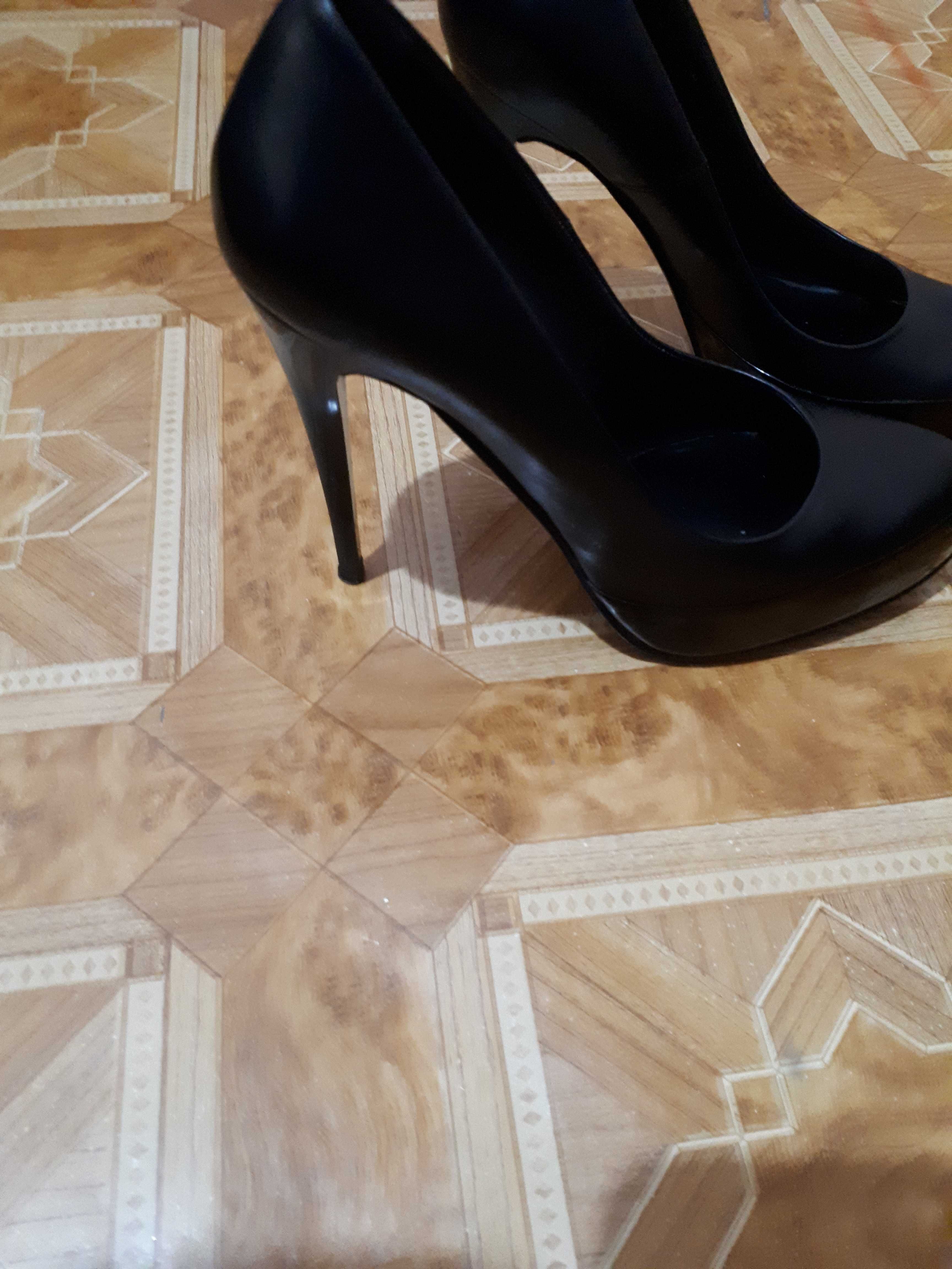Женская обувь poletto