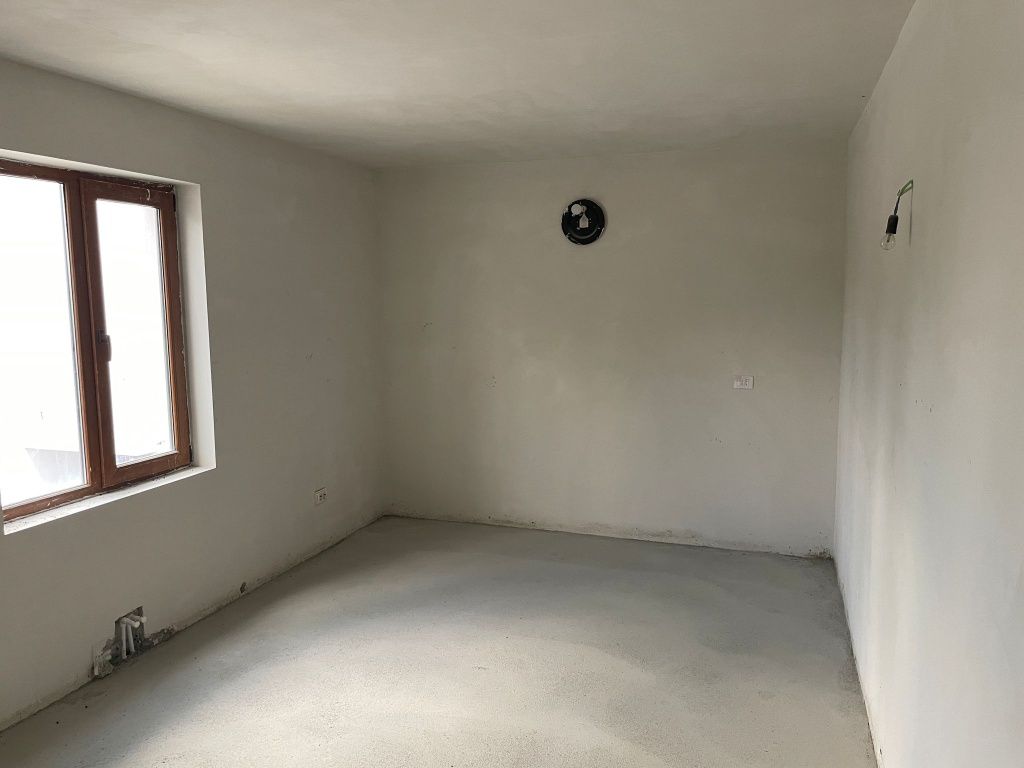 Vând casa Vânători