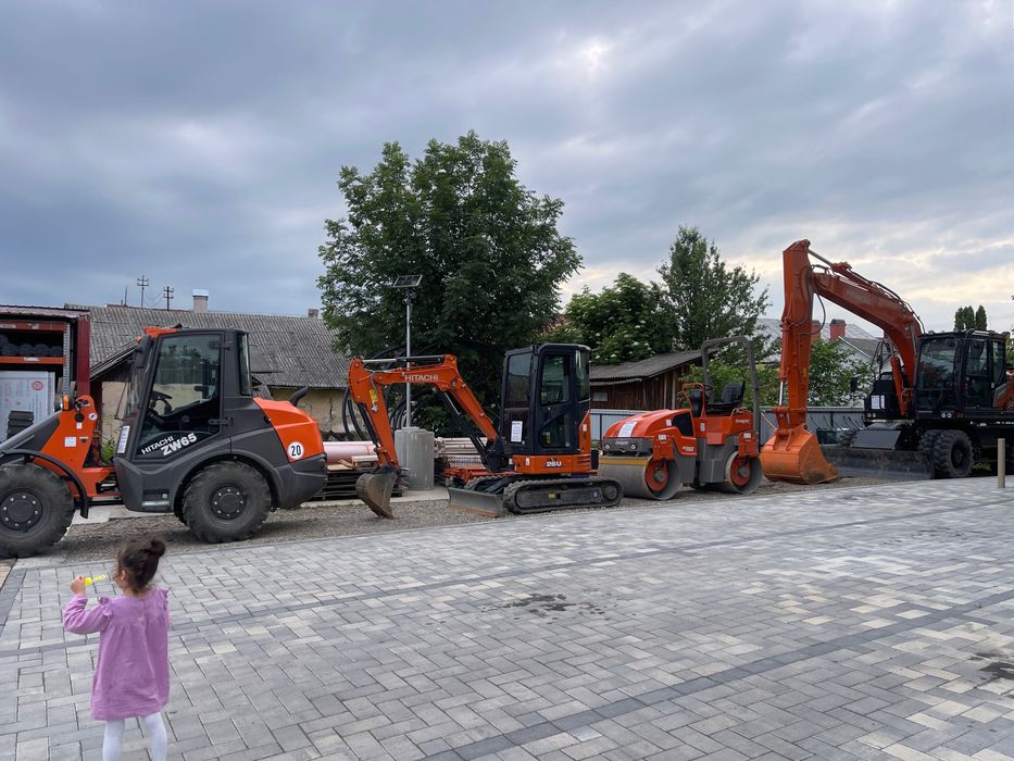 Inchiriez cilindru-compactor