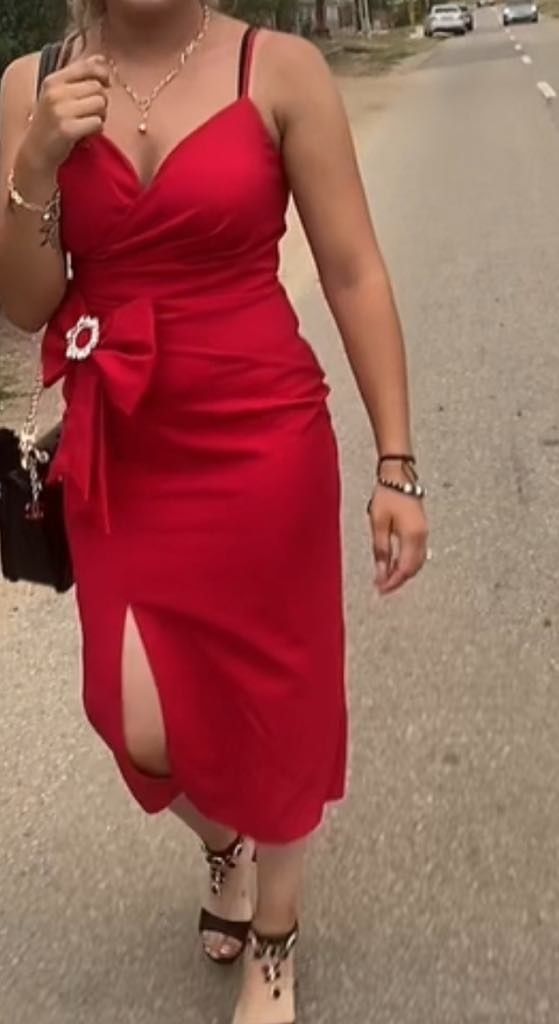 Rochie rosie scurta pentru evenimente