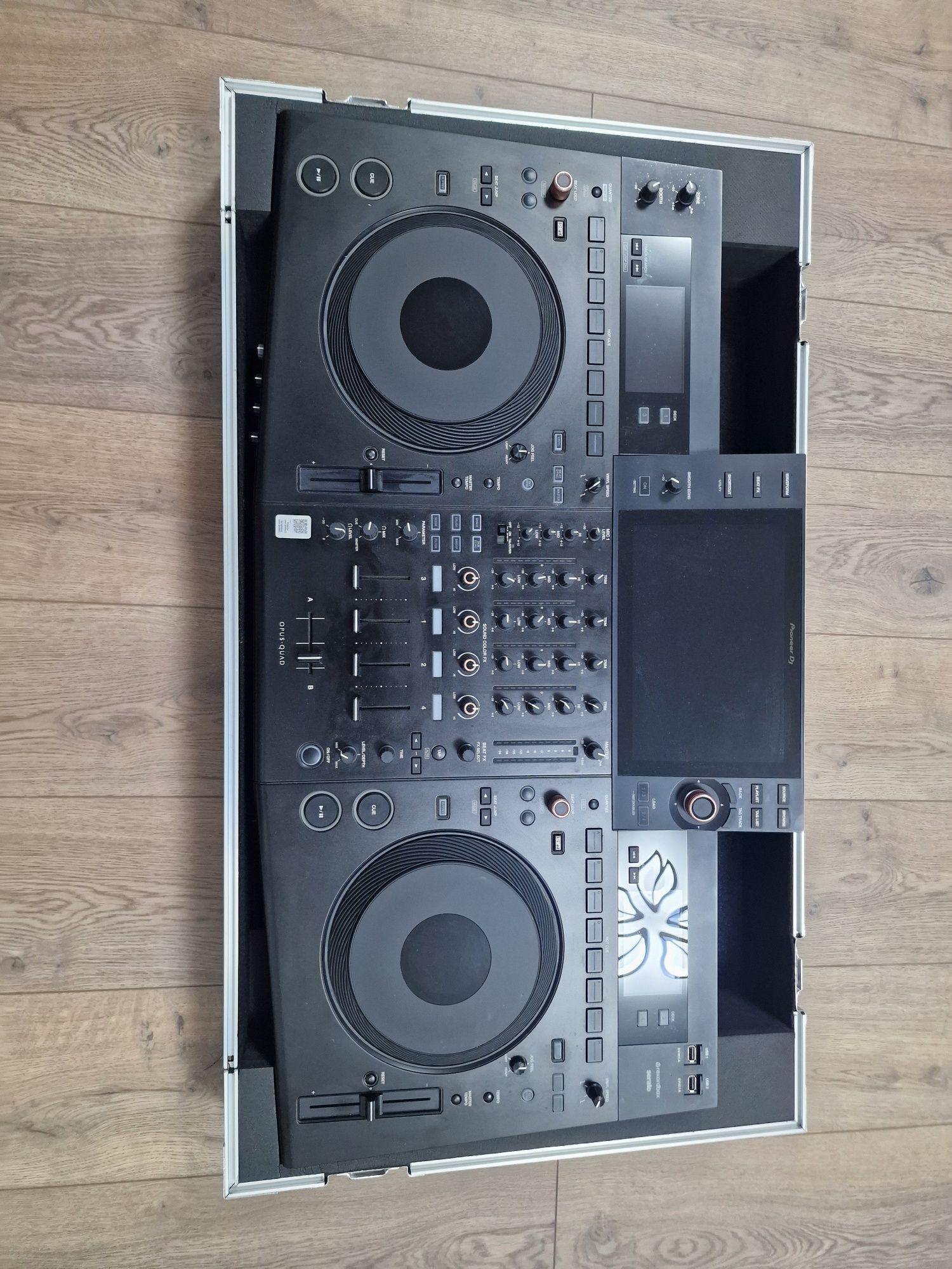 Consolă DJ PIoneer Opus Quad cu Case