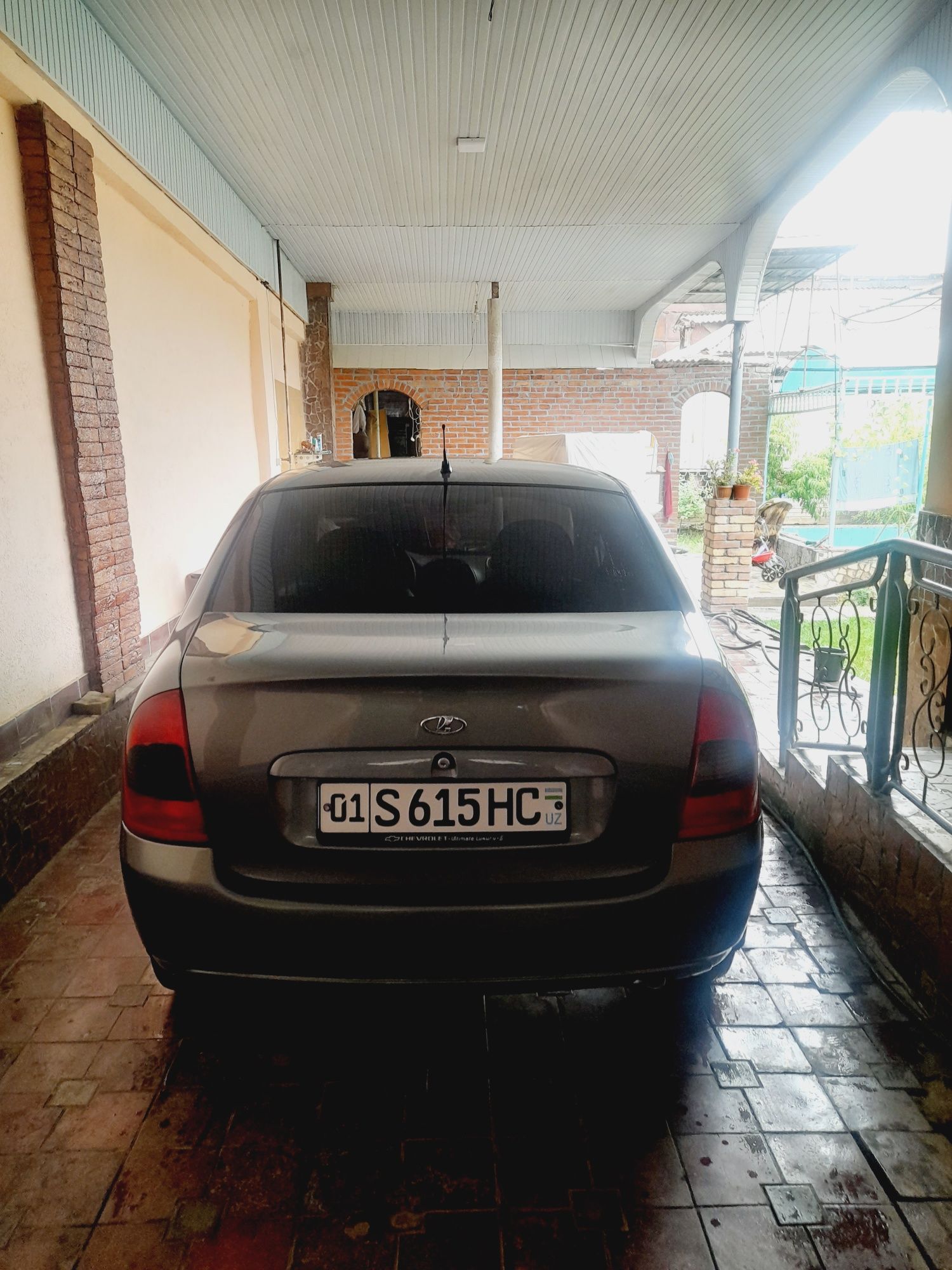 Lada Kalina sotiladi.