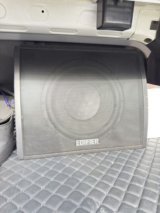 Продаю сабвуфер Edifier 1200