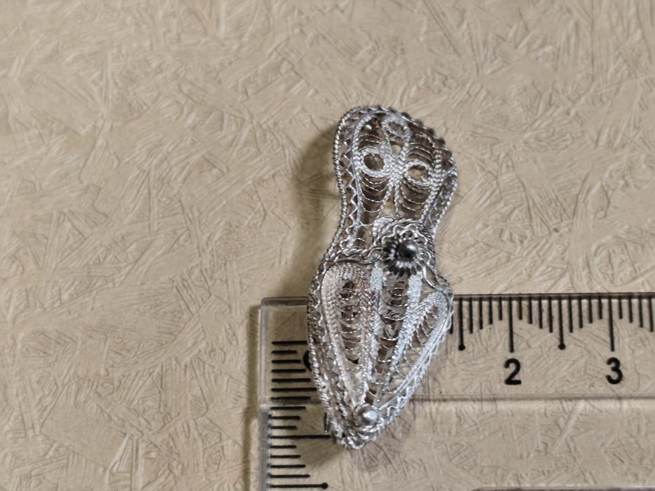 Стара сребърна брошка Пантофка филигран