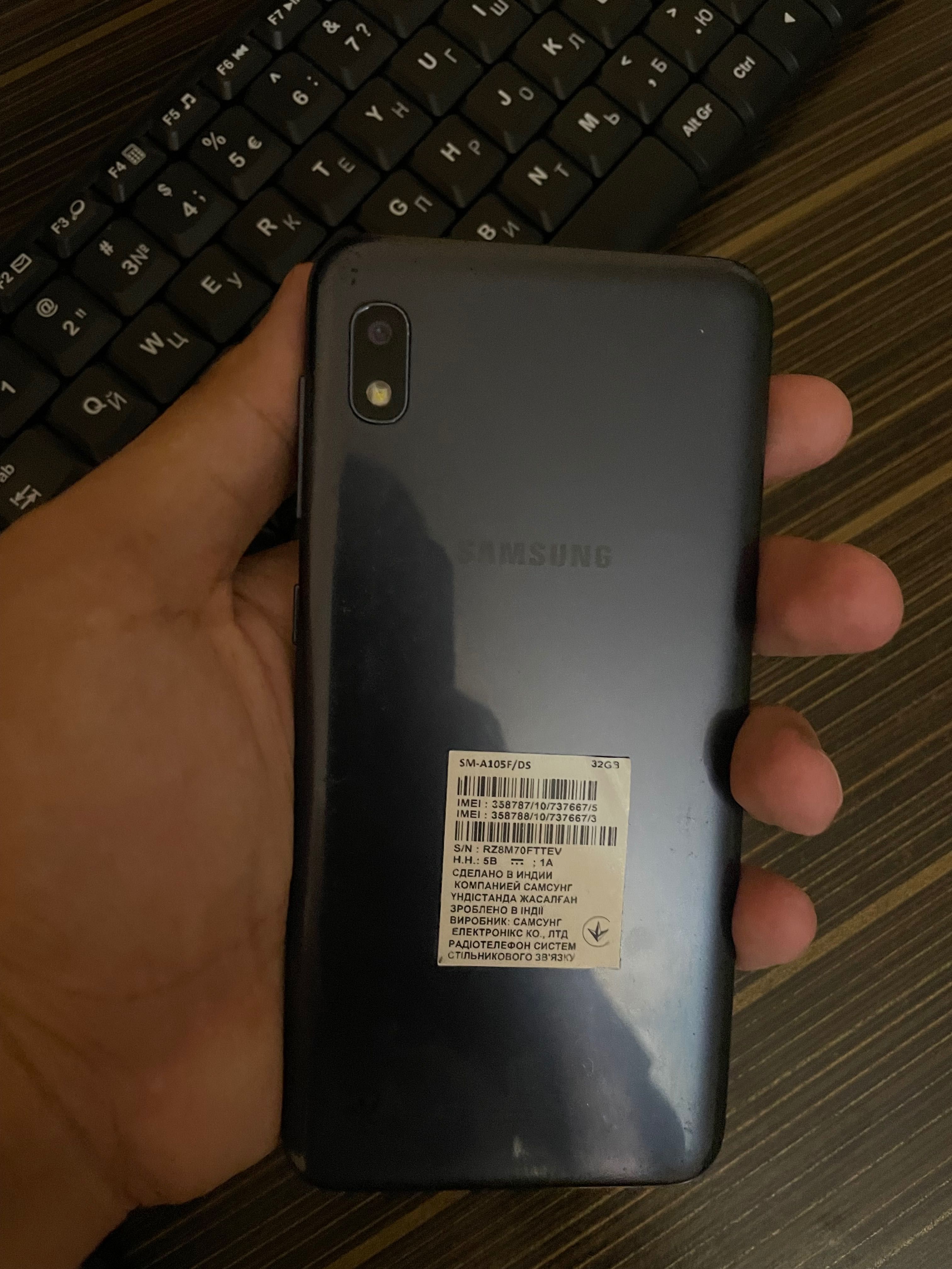 Samsung A 10 telefoni sotiladi