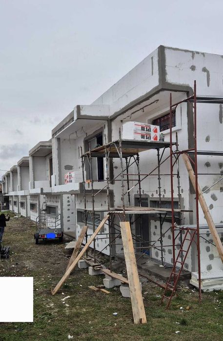 Casa înșiruite de vânzare