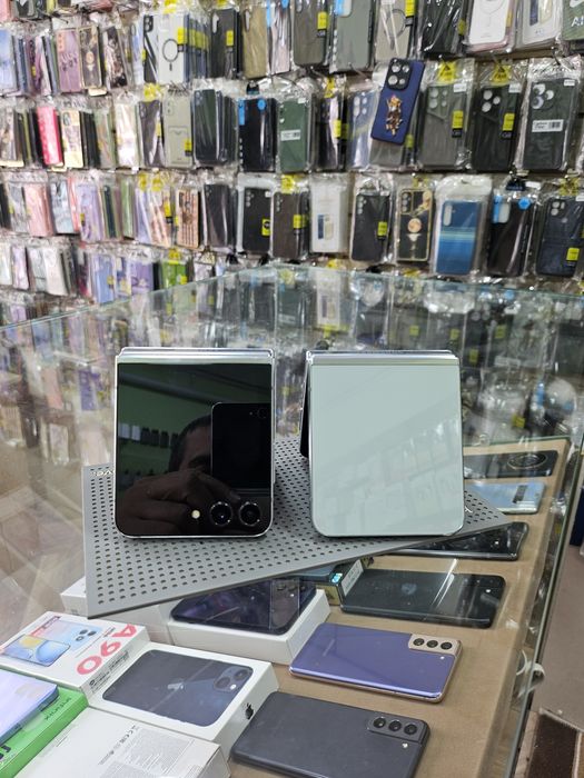 Samsung galaxy Z filip 5  12.512 gb.