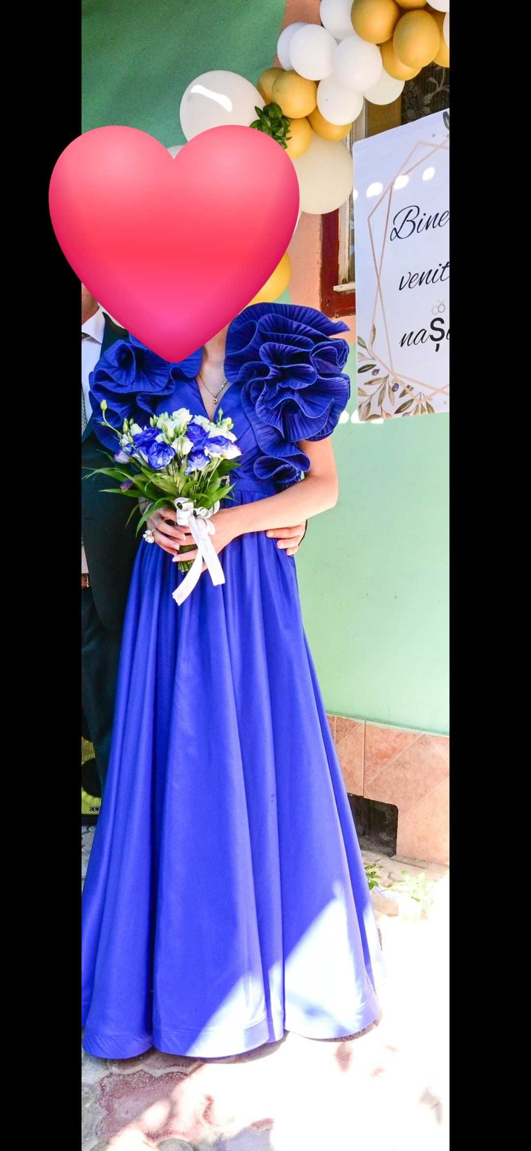 Rochie de nașa si rochiță de fetita