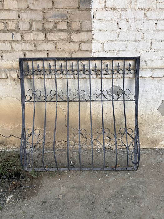 Продается решетка на окно