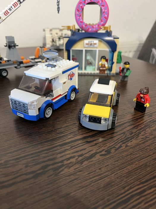 Lego magazin de gogosi - 60233