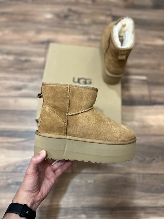 Апрески UGG Classic Mini Platform1134991
в кафяво 1134991