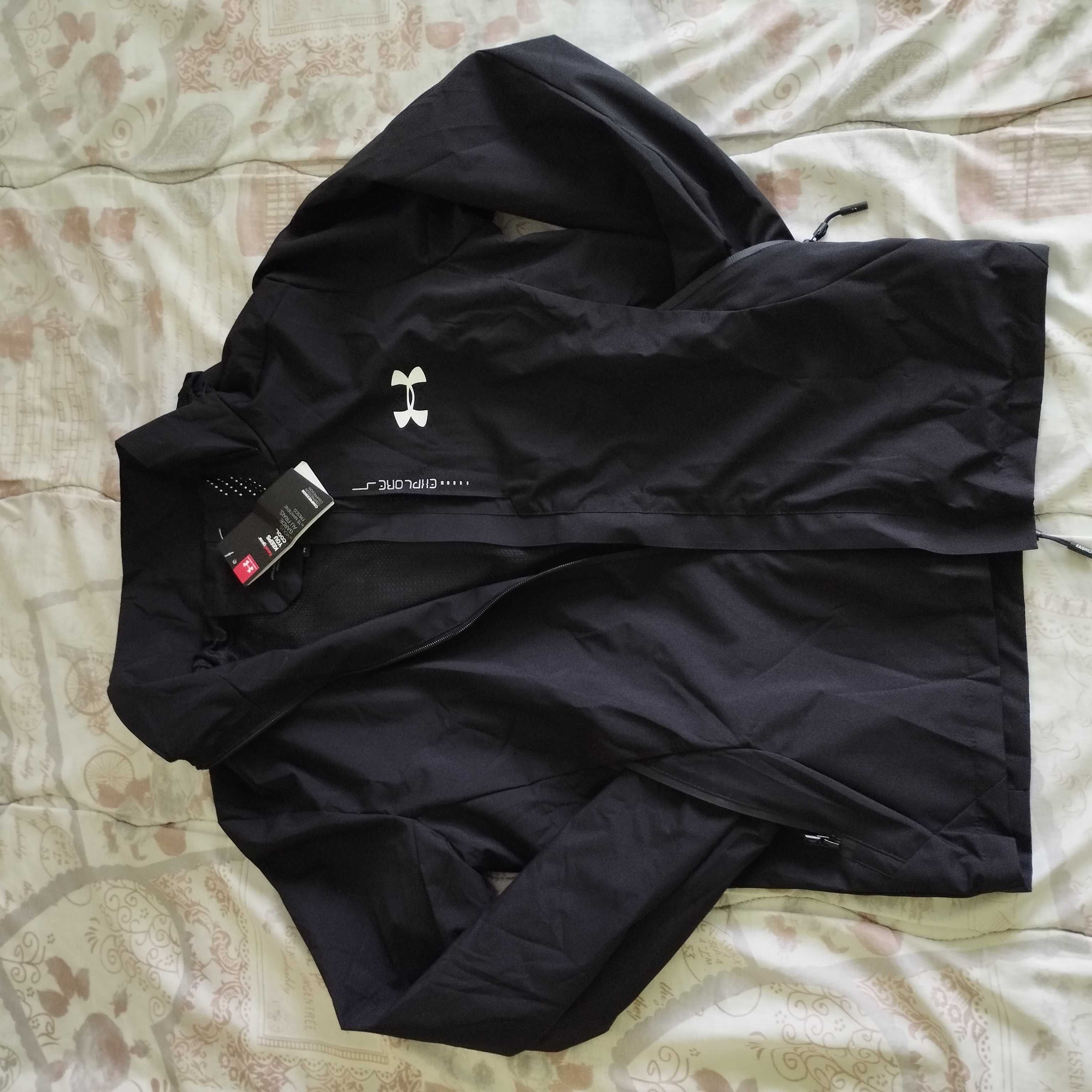 Ветровка Under armour,размер М. Цена 74.90 лв.