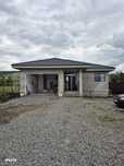 Casa noua cu 4 camere de vanzare in Ernei, 14 ari teren!