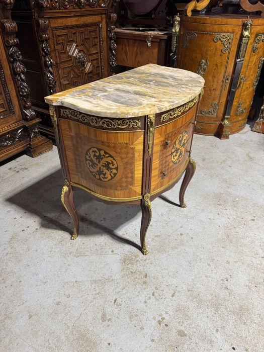 Comodina Louis XVI din lemn masiv, cu blat marmura, intarsii si bronz