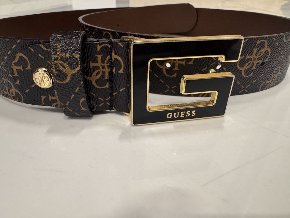 Дамски колан Guess
