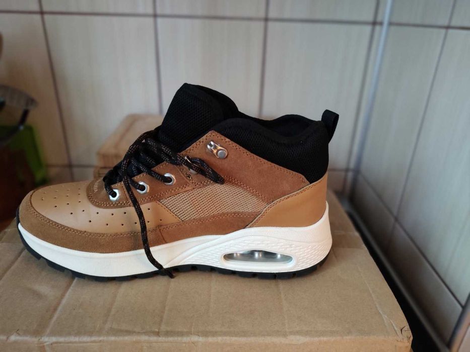 Мъжки обувки кецове Skechers Stacre Mid кафеви 42,5 номер