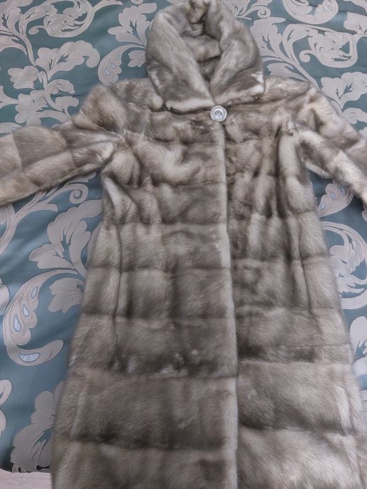 Норковая шуба. Бу в отличном состояний, цвет пепельный